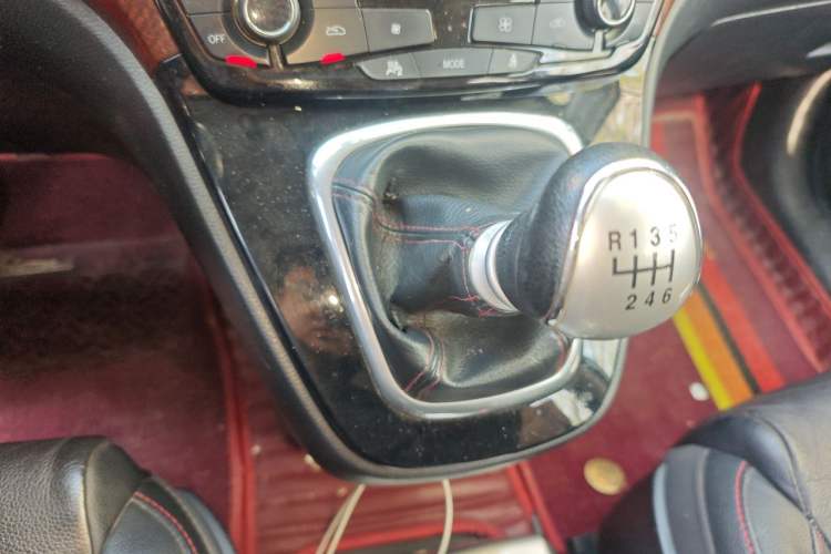 Used Haval H6 2014 Sport Edition 1.5T Manual 4x4 Elite Model Gear Lever