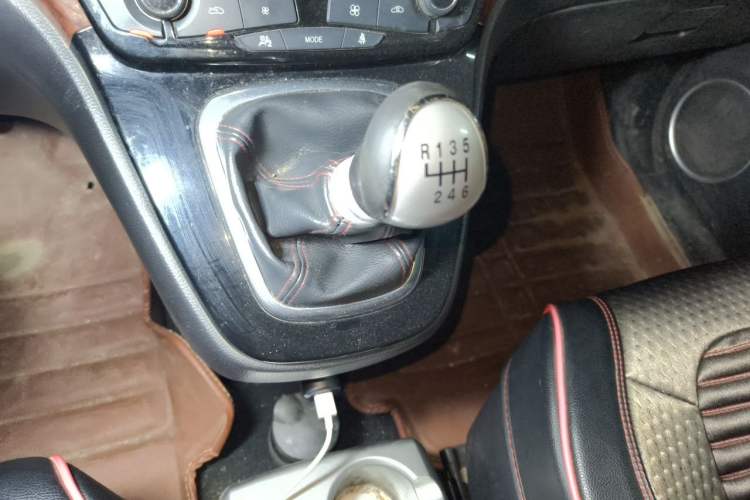 Used Haval H6 2014 Sport Version 1.5T Manual Two-Wheel Drive Elite Edition Gear Lever