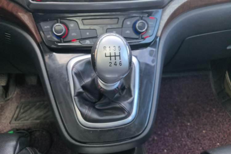 Used Haval H6 2014 Sport Version 1.5T Manual Two-Wheel Drive Elite Edition Gear Lever