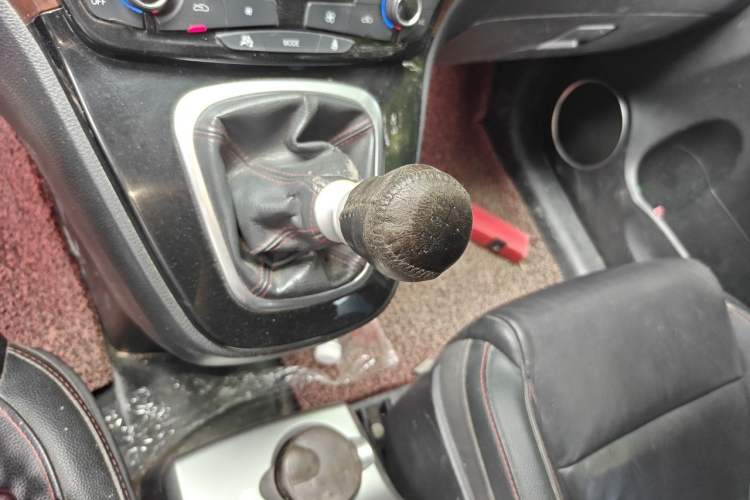 Used Haval H6 2014 Sport Version 1.5T Manual Two-Wheel Drive Elite Edition Gear Lever