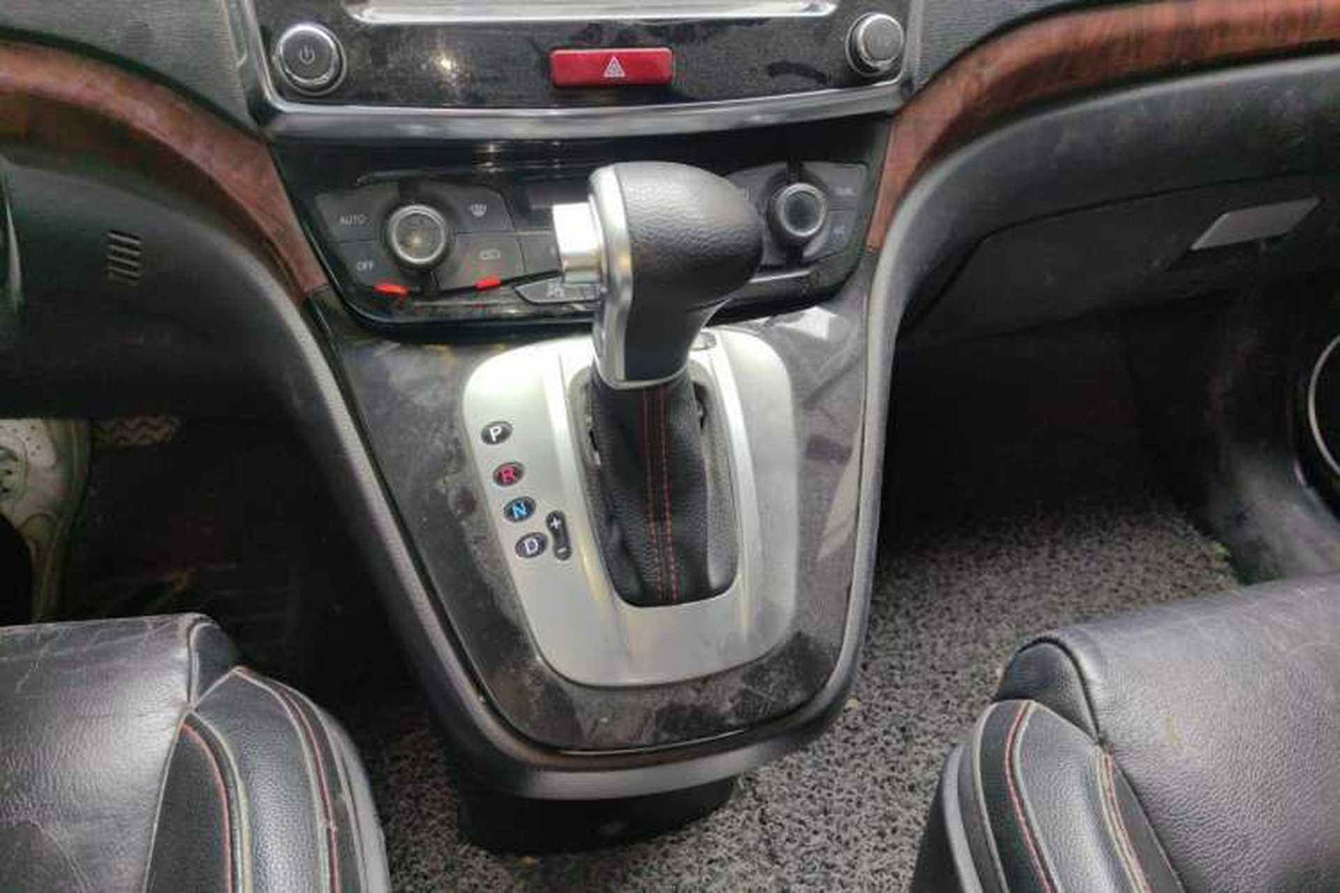 Used Haval H6 2014 Sport Edition 2.4L Automatic Elite Model Gear Lever