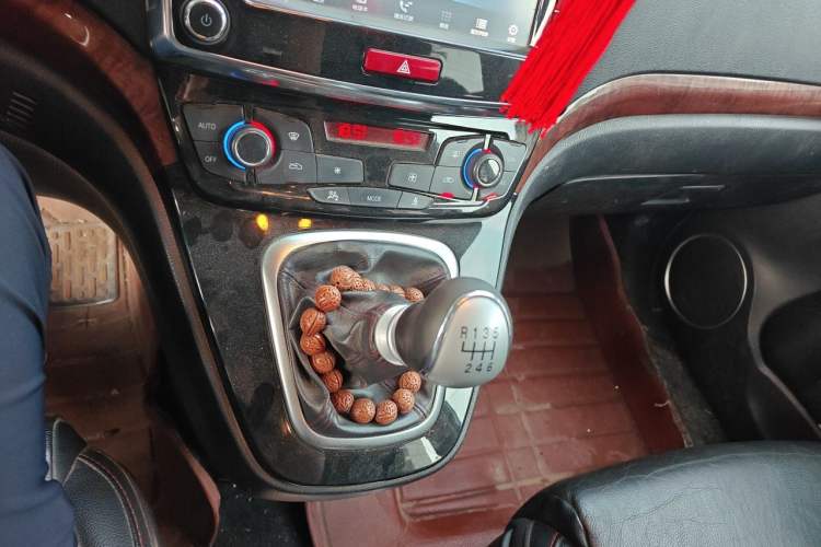 Used Haval H6 2014 Sport Version 1.5T Manual Two-Wheel Drive Elite Edition Gear Lever