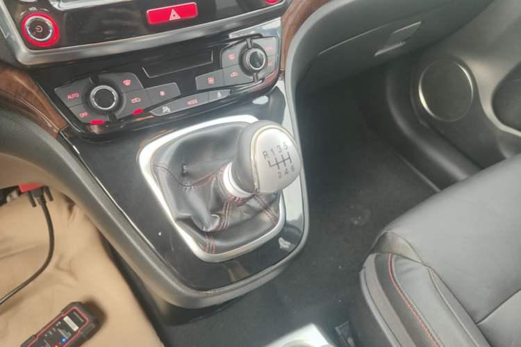 Used Haval H6 2014 Sport Version 1.5T Manual Two-Wheel Drive Elite Edition Gear Lever