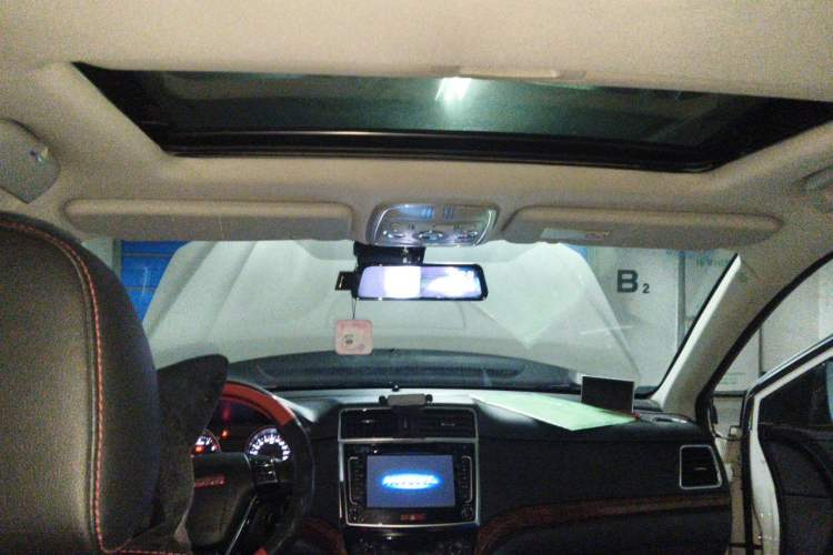 Used Haval H6 2014 Sport Version 1.5T Manual Two-Wheel Drive Elite Edition Headliner