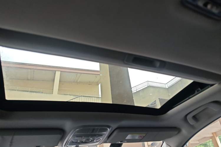 Used Haval H6 2014 Sport Version 1.5T Manual Two-Wheel Drive Elite Edition Headliner