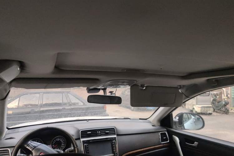Used Haval H6 2014 Upgraded Model 1.5T Manual Two-Wheel Drive Elite Version Headliner
