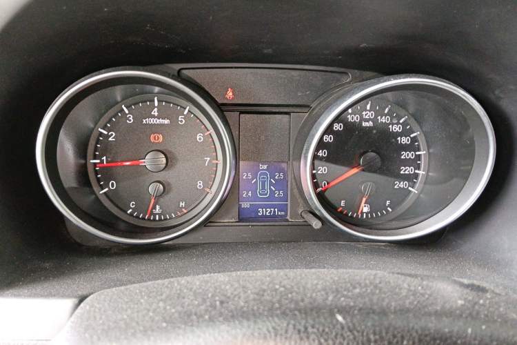 Used Haval H6 2014 Upgraded Model 1.5T Manual Two-Wheel Drive Elite Version Instrument Cluster