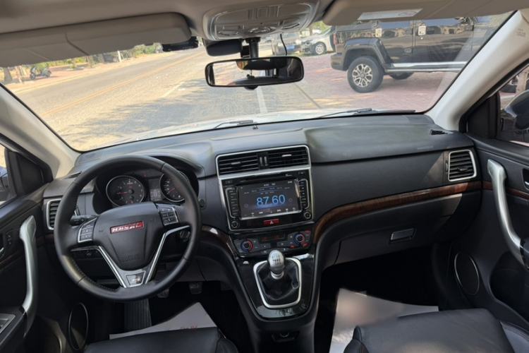 Used Haval H6 2014 Sport Version 1.5T Manual Two-Wheel Drive Elite Edition Interior 1