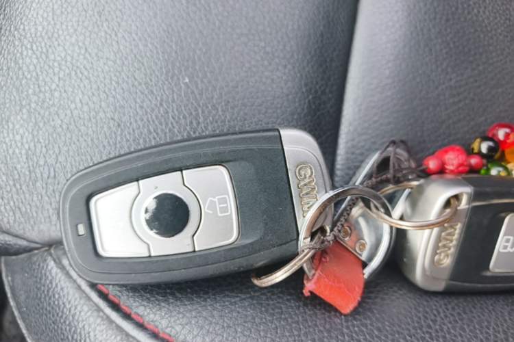Used Haval H6 2014 Sport Edition 2.0T Diesel Manual Two-Wheel-Drive Elite Model Interior 1