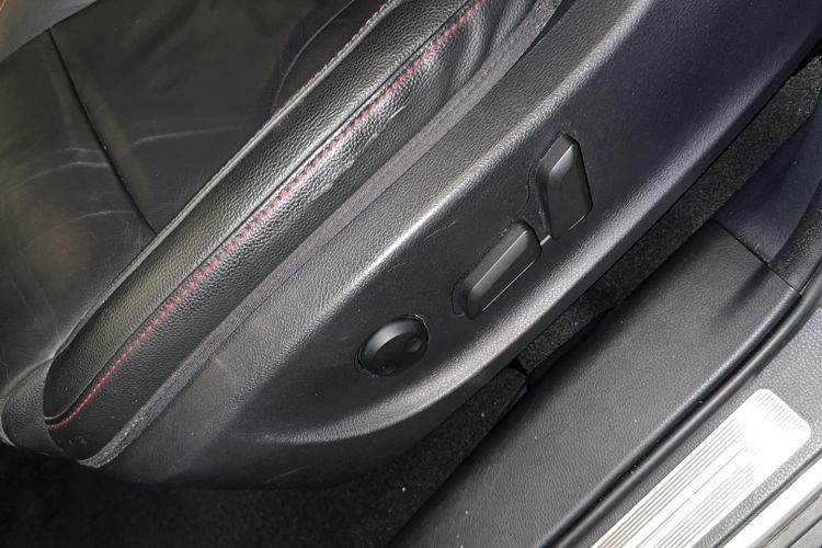 Used Haval H6 2014 Sport Version 1.5T Manual Two-Wheel Drive Elite Edition Interior 2