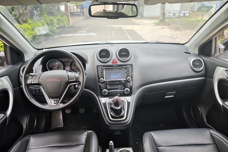 Used Haval H6 2014 Upgraded Model 2.0T Diesel Manual Two-Wheel Drive Elite Version Interior 2