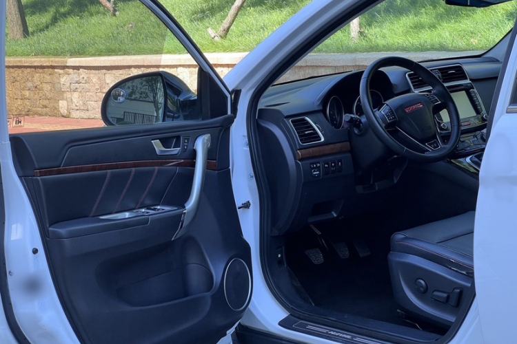 Used Haval H6 2014 Sport Version 1.5T Manual Two-Wheel Drive Elite Edition Interior 2