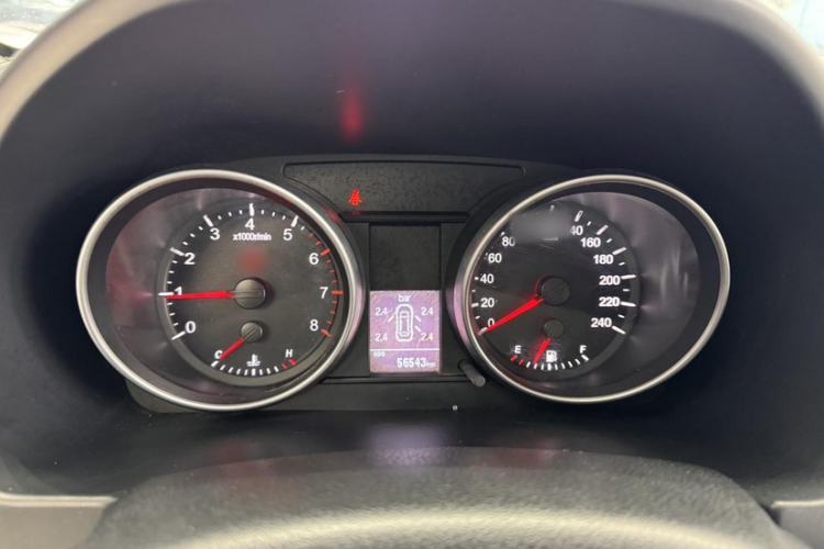 Used Haval H6 2014 Sport Version 1.5T Manual Two-Wheel Drive Elite Edition Interior 3
