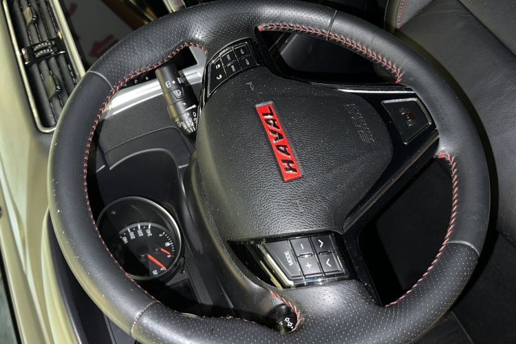 Used Haval H6 2014 Sport Version 1.5T Manual Two-Wheel Drive Elite Edition Interior 4