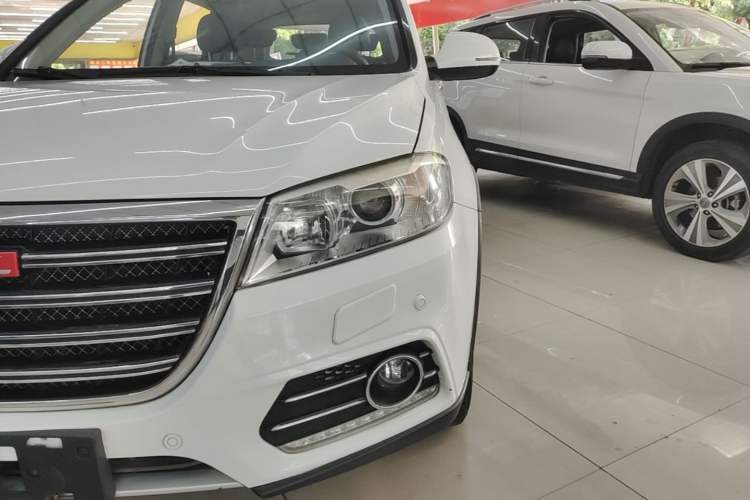 Used Haval H6 2014 Sports Edition 2.4L Automatic Prestige Model Left Front Headlight