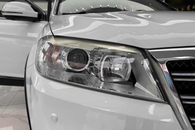 Used Haval H6 2014 Sport Version 1.5T Manual Two-Wheel Drive Elite Edition Left Front Headlight