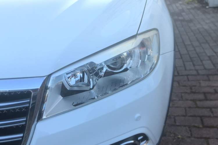 Used Haval H6 2014 Sport Version 1.5T Manual Two-Wheel Drive Elite Edition Left Front Headlight