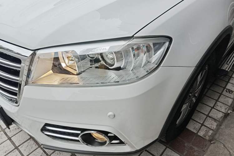 Used Haval H6 2014 Sport Edition 2.4L Automatic Elite Model Left Front Headlight