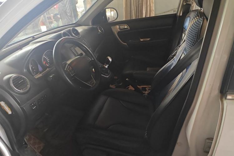 Used Haval H6 2014 Upgraded Model 1.5T Manual Two-Wheel Drive Elite Version Left Front Seat