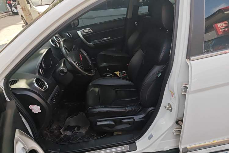 Used Haval H6 2014 Upgraded Model 1.5T Manual Two-Wheel Drive Elite Version Left Front Seat