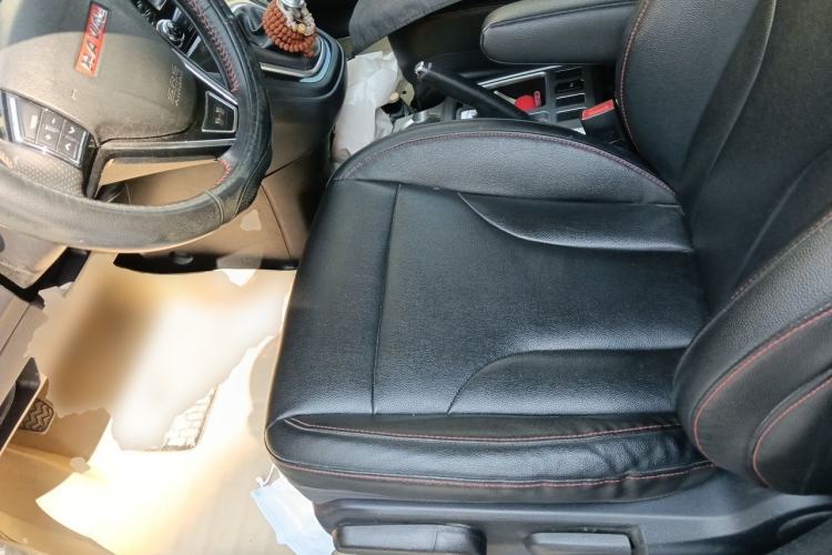 Used Haval H6 2014 Upgraded Model 1.5T Manual Two-Wheel Drive Elite Version Left Front Seat