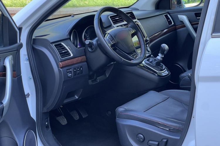 Used Haval H6 2014 Sport Version 1.5T Manual Two-Wheel Drive Elite Edition Left Front Seat