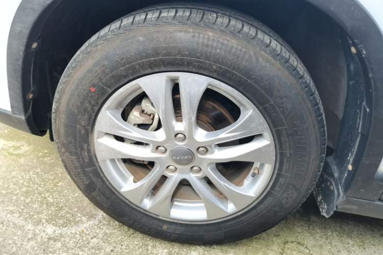 Used Haval H6 2014 Sport Version 1.5T Manual Two-Wheel Drive Elite Edition Left Front Wheel Hub