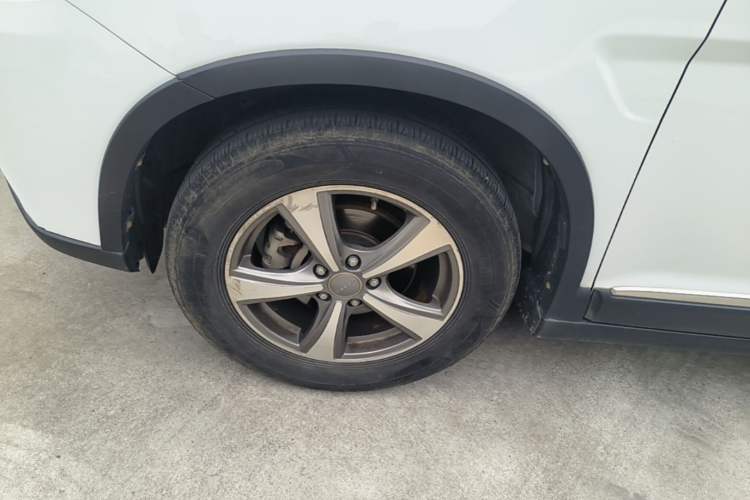 Used Haval H6 2014 Sport Version 1.5T Manual Two-Wheel Drive Elite Edition Left Front Wheel Hub