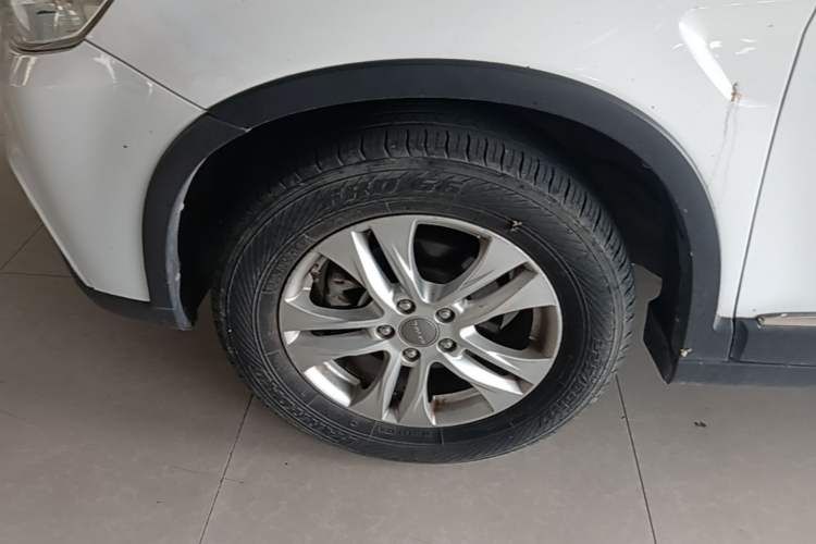 Used Haval H6 2014 Sport Version 1.5T Manual Two-Wheel Drive Elite Edition Left Front Wheel Hub