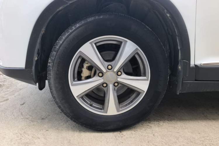 Used Haval H6 2014 Sport Version 1.5T Manual Two-Wheel Drive Elite Edition Left Front Wheel Hub