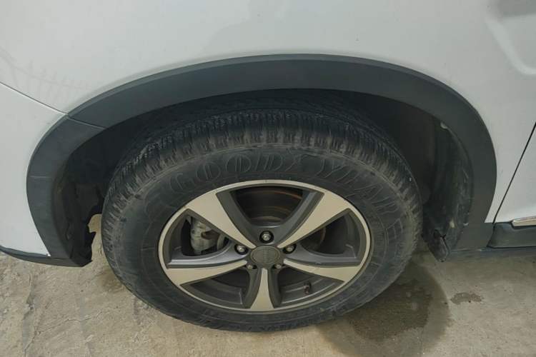 Used Haval H6 2014 Sport Version 1.5T Manual Two-Wheel Drive Elite Edition Left Front Wheel Hub