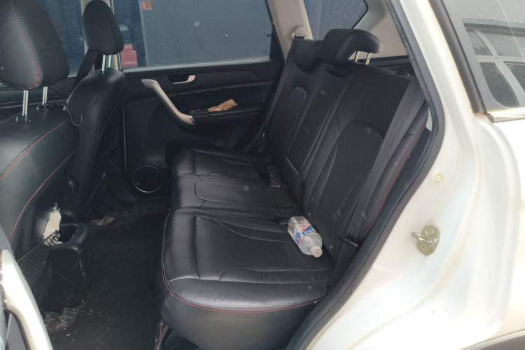 Used Haval H6 2014 Sport Version 1.5T Manual Two-Wheel Drive Elite Edition Left Rear Seat