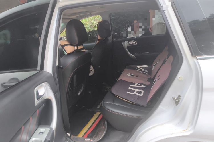 Used Haval H6 2014 Upgraded Model 1.5T Manual Two-Wheel Drive Elite Version Left Rear Seat