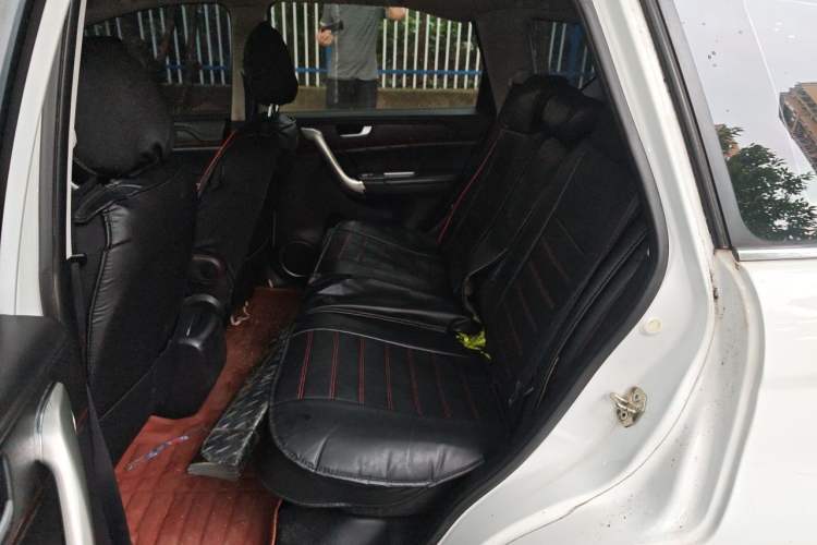 Used Haval H6 2014 Upgraded Model 1.5T Manual Two-Wheel Drive Elite Version Left Rear Seat