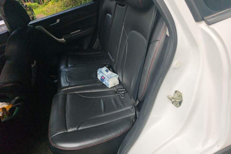 Used Haval H6 2014 Sport Version 1.5T Manual Two-Wheel Drive Elite Edition Left Rear Seat