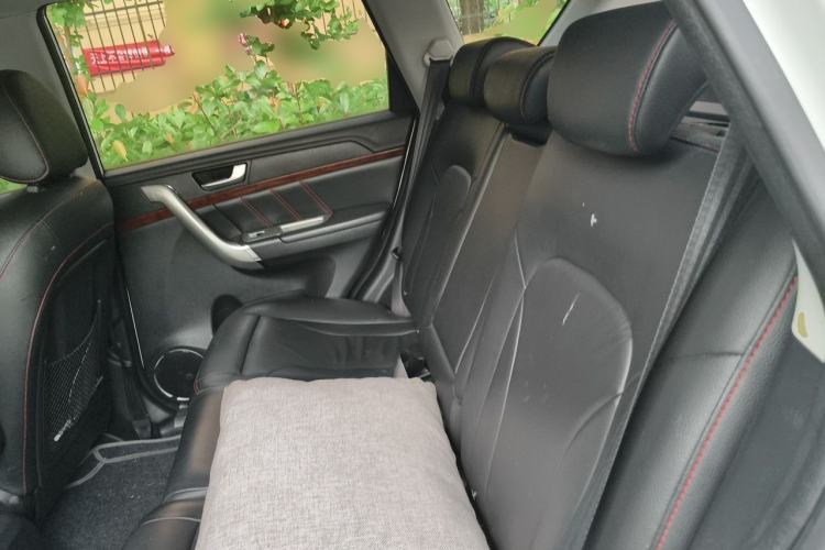 Used Haval H6 2014 Sport Version 1.5T Manual Two-Wheel Drive Elite Edition Left Rear Seat