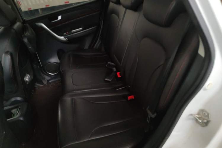 Used Haval H6 2014 Sport Edition 2.0T Diesel Manual Two-Wheel Drive Prestige Model Left Rear Seat