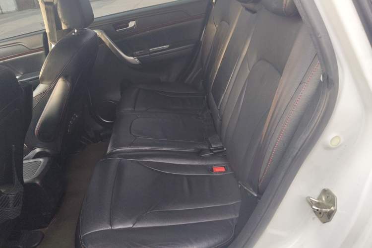Used Haval H6 2014 Sport Version 1.5T Manual Two-Wheel Drive Elite Edition Left Rear Seat