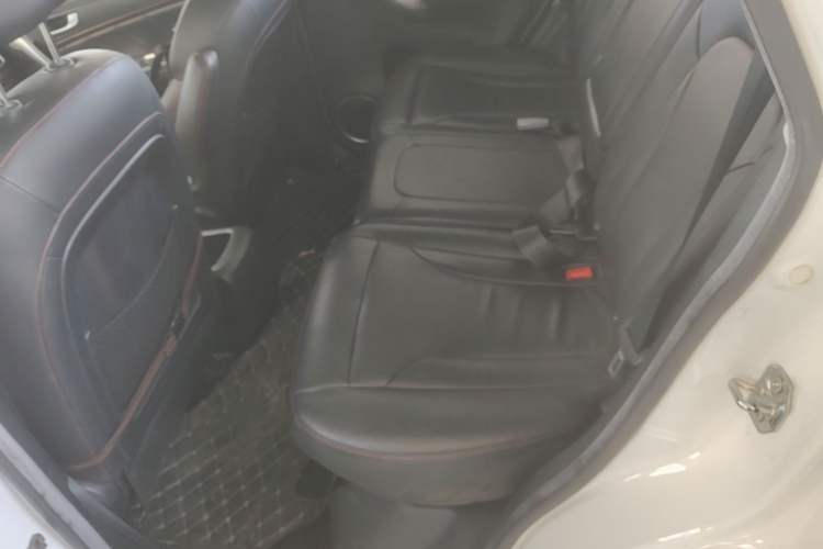 Used Haval H6 2014 Sport Version 1.5T Manual Two-Wheel Drive Elite Edition Left Rear Seat