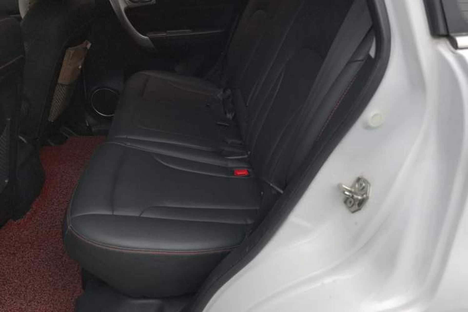 Used Haval H6 2014 Upgraded Model 1.5T Manual Two-Wheel Drive Elite Version Left Rear Seat