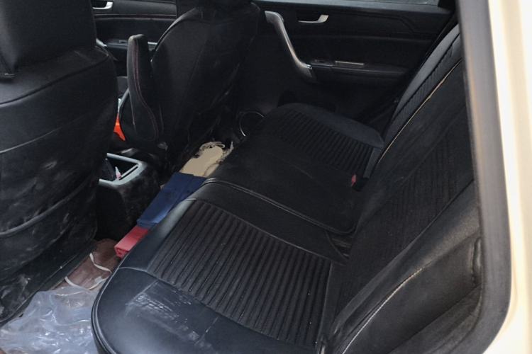 Used Haval H6 2014 Sport Version 1.5T Manual Two-Wheel Drive Elite Edition Left Rear Seat