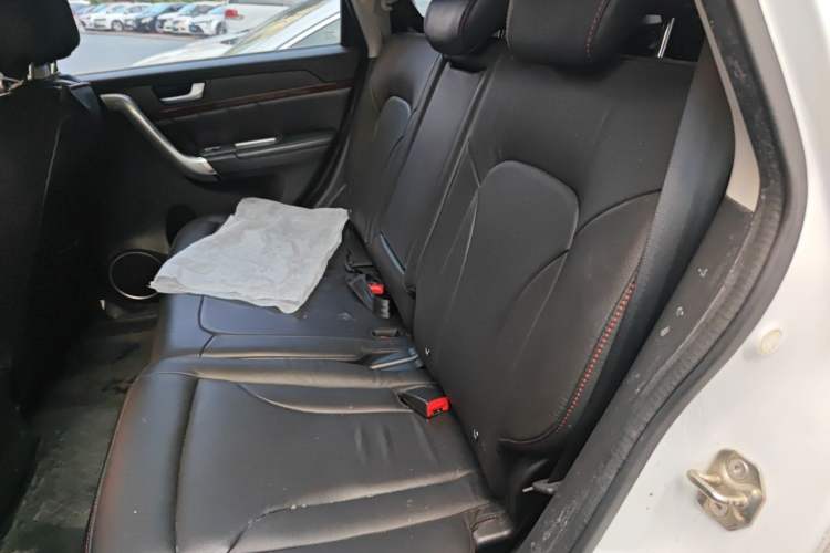 Used Haval H6 2014 Sport Version 1.5T Manual Two-Wheel Drive Elite Edition Left Rear Seat
