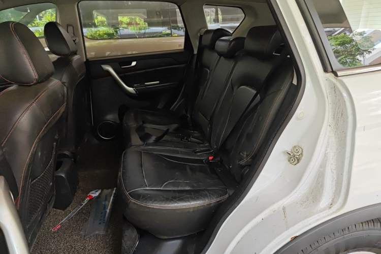 Used Haval H6 2014 Sport Edition 2.0T Diesel Manual Two-Wheel Drive Prestige Model Left Rear Seat