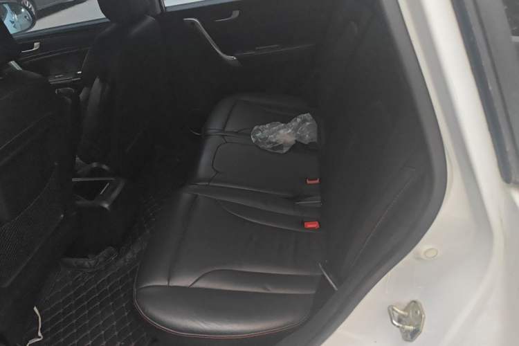 Used Haval H6 2014 Sport Version 1.5T Manual Two-Wheel Drive Elite Edition Left Rear Seat