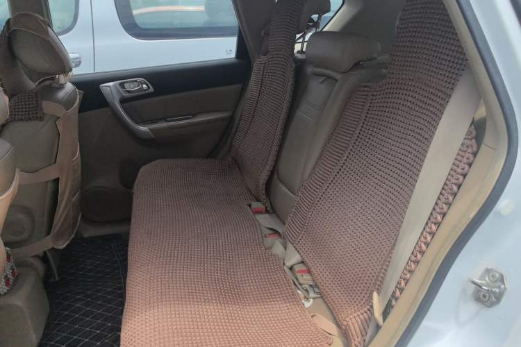Used Haval H6 2014 Upgraded Model 1.5T Manual Two-Wheel Drive Elite Version Left Rear Seat