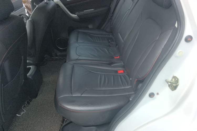 Used Haval H6 2014 Sport Version 1.5T Manual Two-Wheel Drive Elite Edition Left Rear Seat