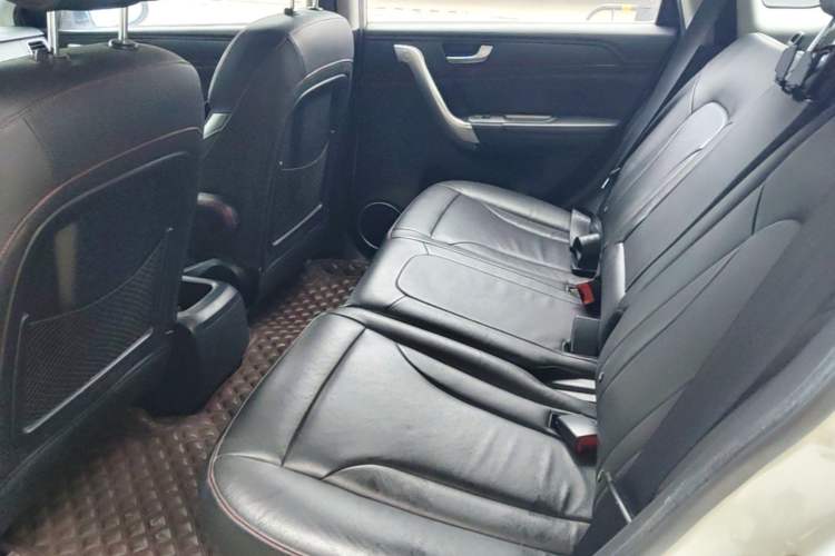 Used Haval H6 2014 Sport Version 1.5T Manual Two-Wheel Drive Elite Edition Left Rear Seat