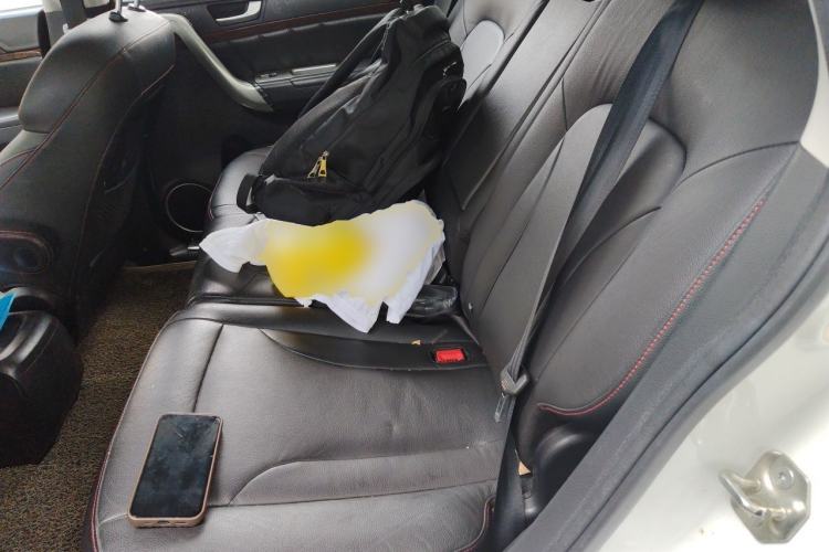 Used Haval H6 2014 Sport Version 1.5T Manual Two-Wheel Drive Elite Edition Left Rear Seat