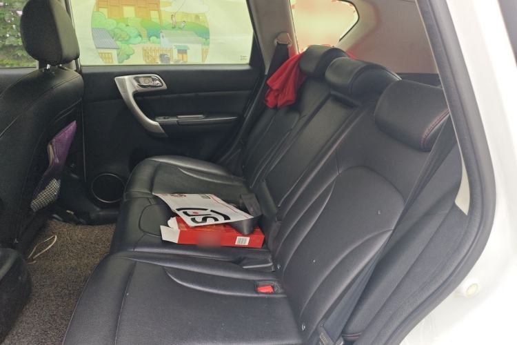 Used Haval H6 2014 Upgraded Model 1.5T Manual Two-Wheel Drive Elite Version Left Rear Seat