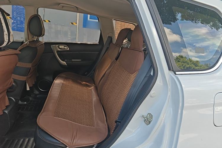 Used Haval H6 2014 Upgraded Model 1.5T Manual Two-Wheel Drive Elite Version Left Rear Seat